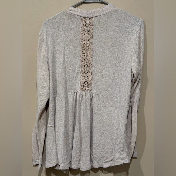 Maurice’s large beige open-front cardigan with a crochet back detail. Pre-loved - Picture 3 of 3